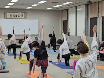 聖泉大学 看護学部 糖尿病予防 ヨガ体験