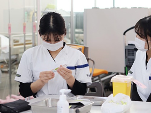 聖泉大学 看護学部 演習