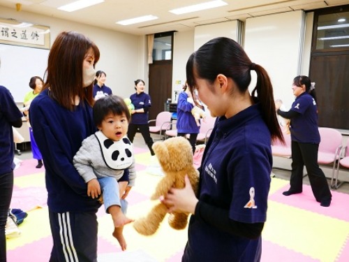 聖泉大学 別科助産専攻 ベビーママヨガ