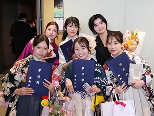 聖泉大学 卒業式 人間学部 看護学部 別科 助産専攻 大学院 看護学研究科