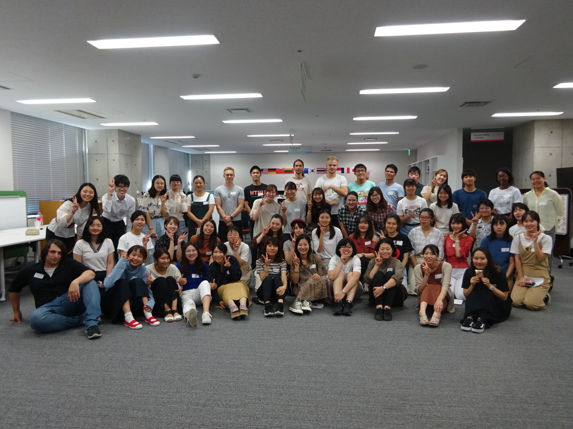 ウエルカムパーティーにて参加者全員で記念撮影