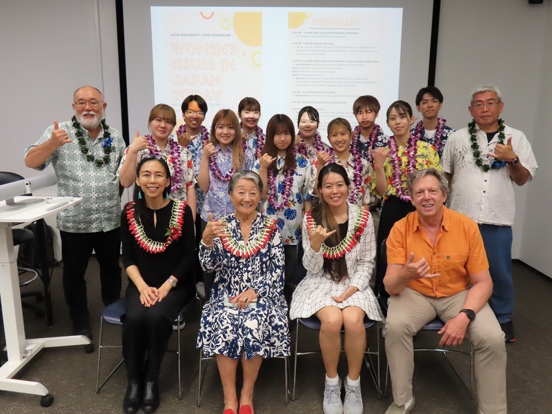 ミニシンポジウム後に関係者と一緒に記念撮影