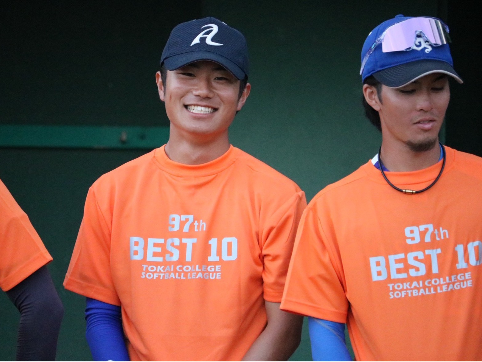 ベスト10に選出された内山選手(左)