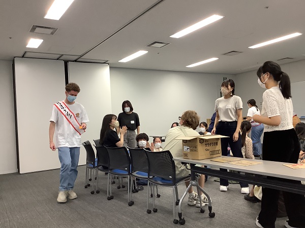 障害物リレーゲームでの一コマ