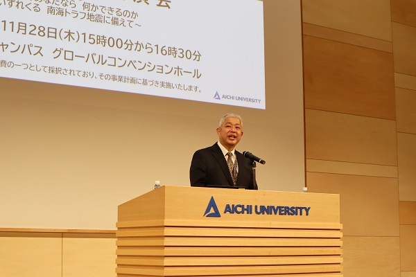 開会挨拶 加納寛副学長(教学担当)