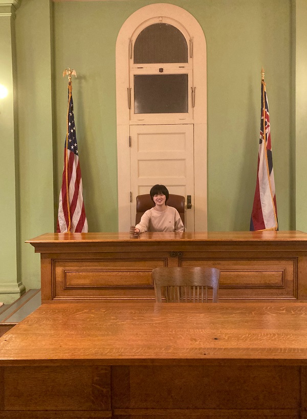 ハワイ州司法博物館で記念撮影