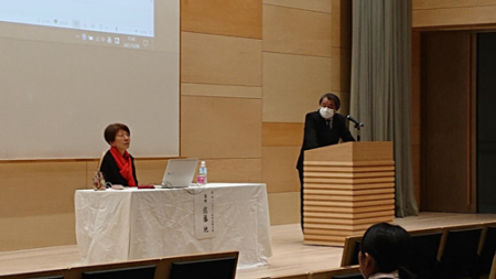 対面とオンラインハイブリッドでの講演会