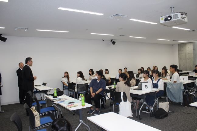 企画立案会風景①