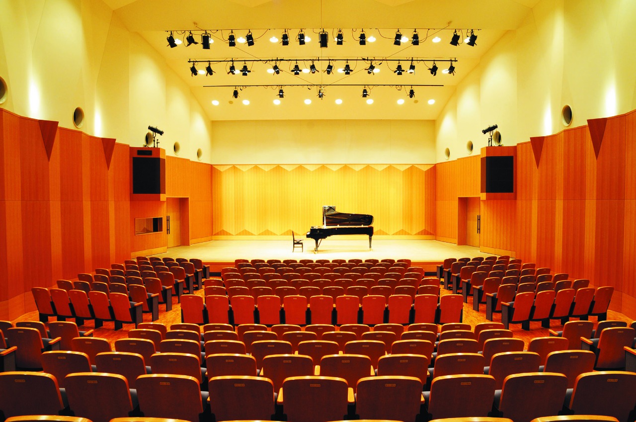 ミレニアムホール