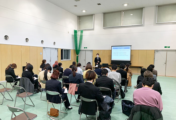 リクルートスーツ着こなし講座を実施しました