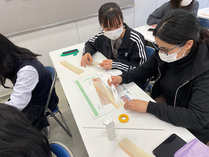 総合学習の一環として、世界を変えるための17の目標「SDGs」に取り組んでいます
