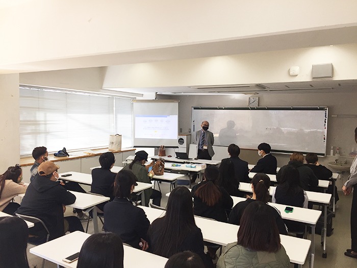 総合学習の一環として、世界を変えるための17の目標「SDGs」に取り組んでいます