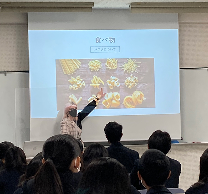 横浜翠陵高等学校の国際理解の授業