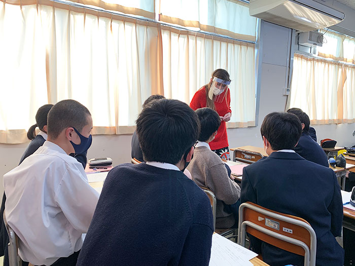 11月5日(木)に、神奈川県立港北高等学校の国際理解教室の講師として日本語学科の留学生をお招きいただきました。